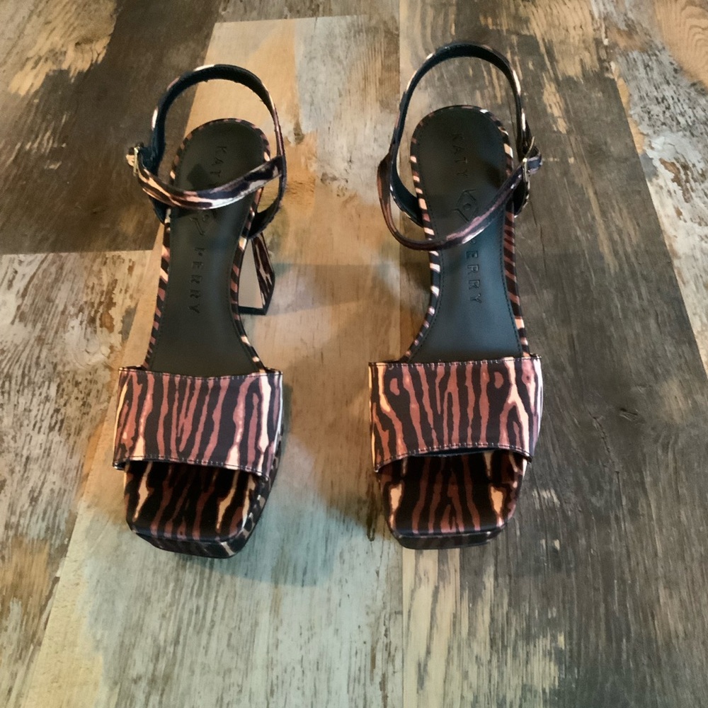 Katy Perry Collections Brown and Black Animal Print Platform Heels Size 9 - Picture 3 of 7